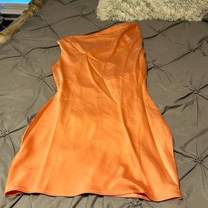 Never worn peach strapless dress